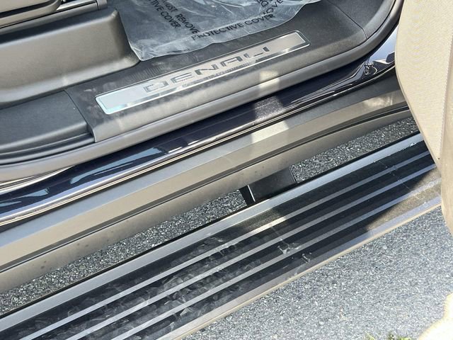 New 2026 GMC Yukon XL Denali w/ Denali Reserve Package image 36