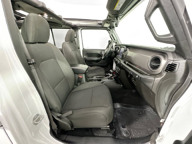 Used 2023 Jeep Wrangler Unlimited w/ Sun & Screen Package AWD/4WD image 30