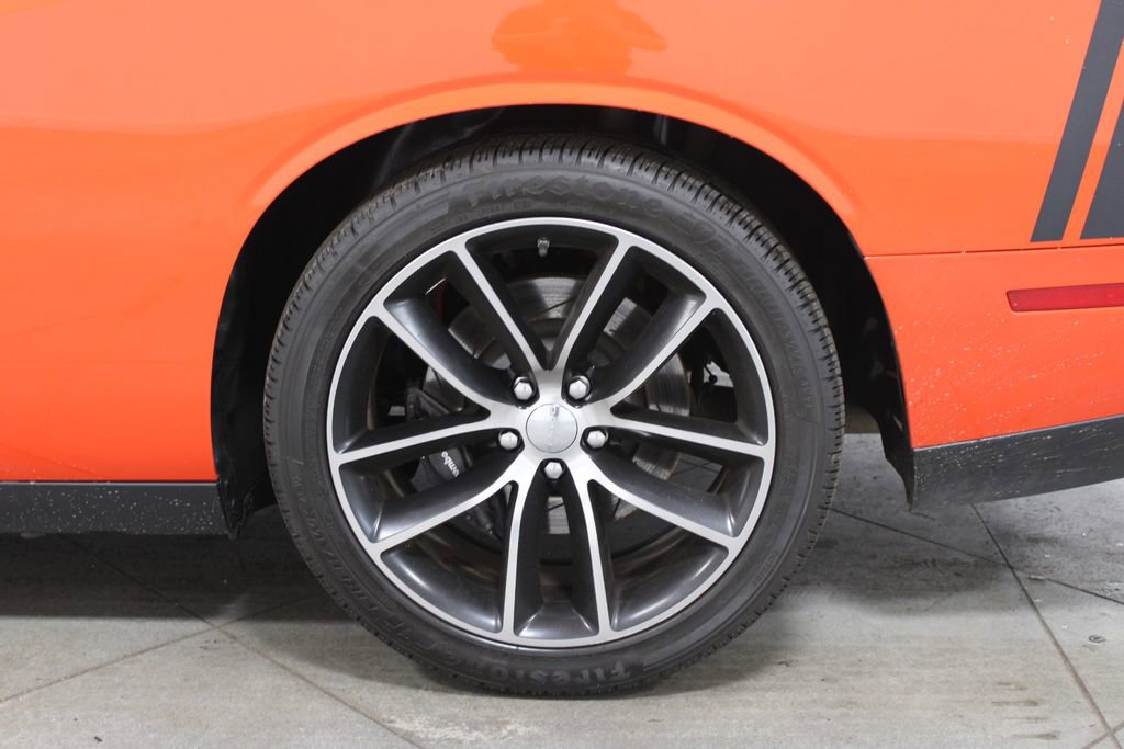 Used 2016 Dodge Challenger R/T Scat Pack w/ Leather Interior Group image 16