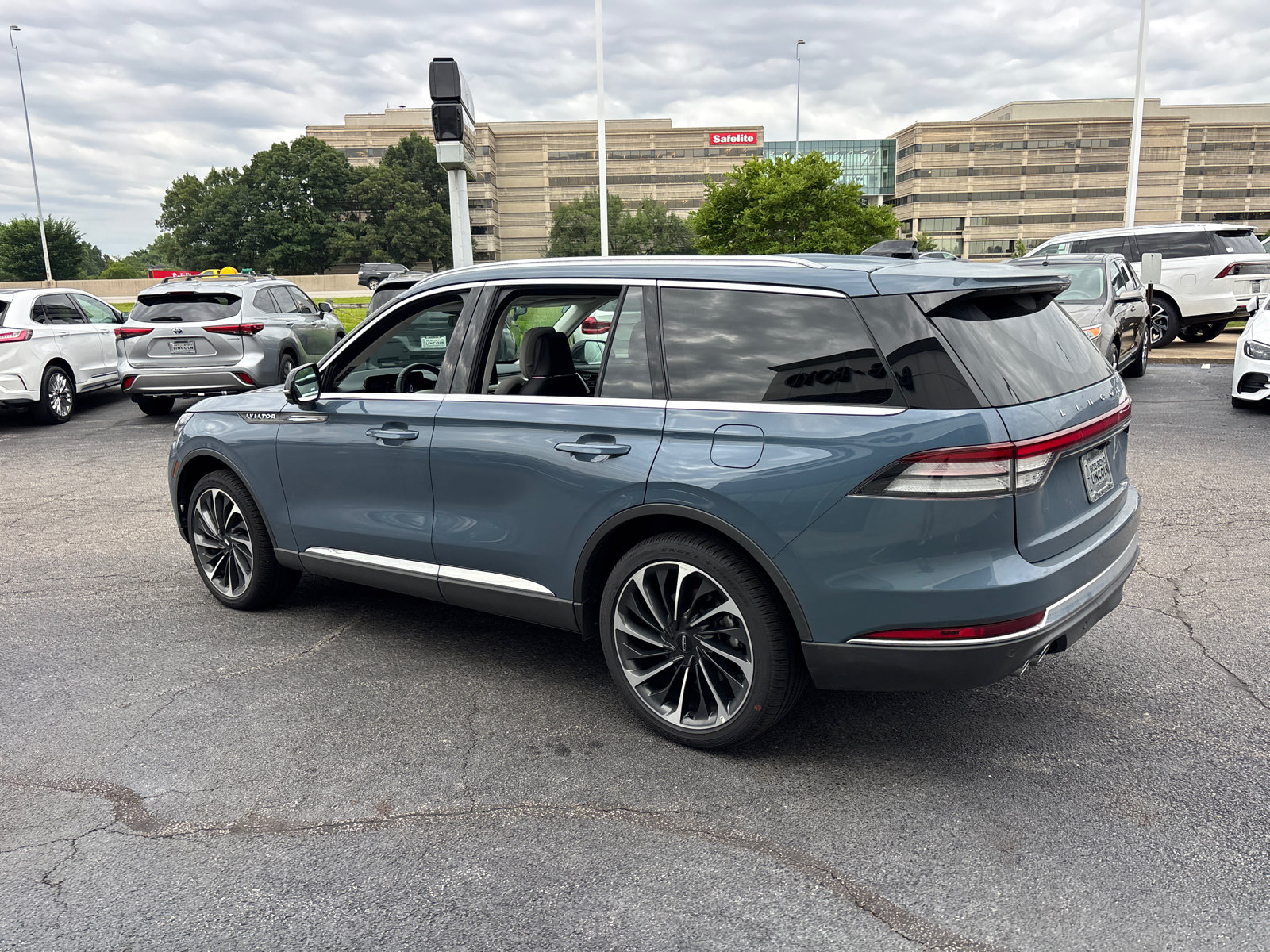 New 2026 Lincoln Aviator Reserve AWD/4WD image 5