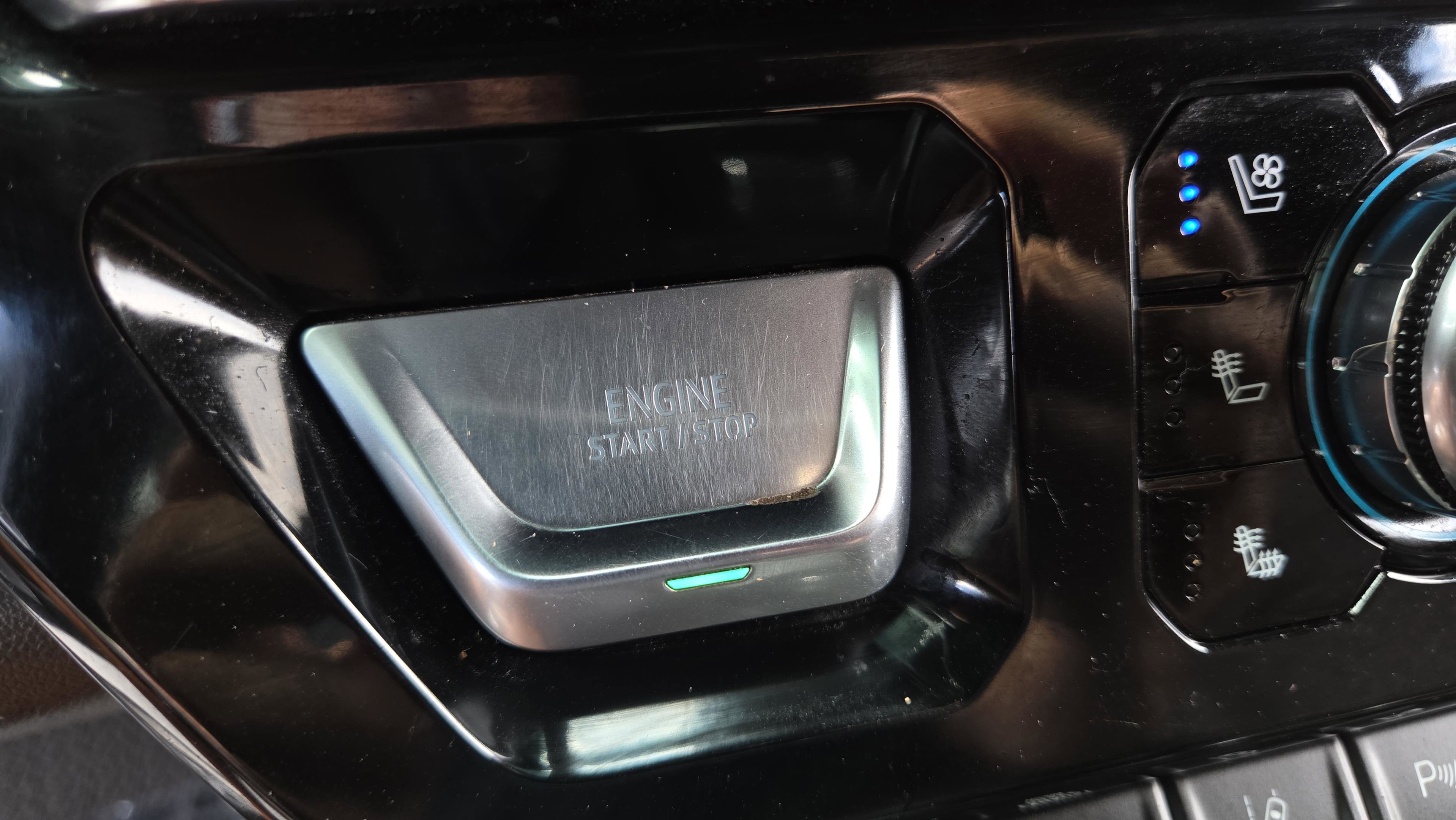 Used 2024 GMC Sierra 3500 Denali w/ Denali Reserve Package image 34