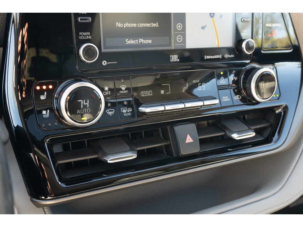 Used 2020 Toyota Highlander Limited image 26