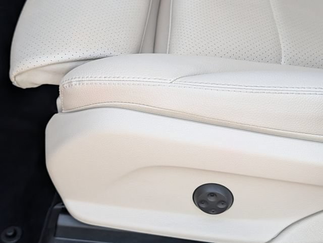 Used 2023 Mercedes-Benz GLC 300 4MATIC Coupe image 24