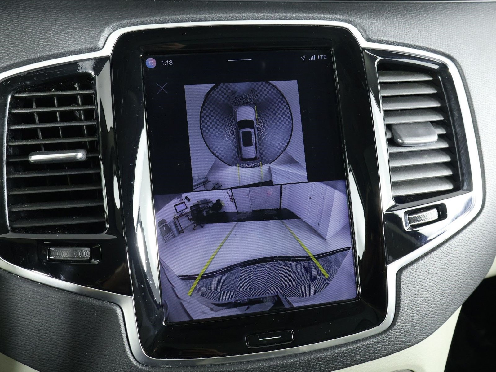 Certified 2025 Volvo XC90 T8 Plus w/ Protection Package Premier AWD/4WD image 13