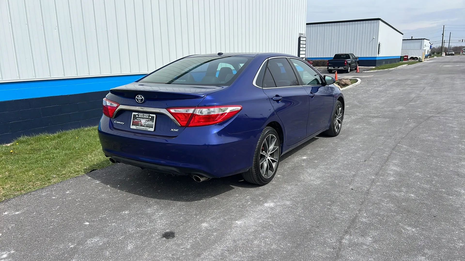 Used 2015 Toyota Camry XSE w/ Advanced Technology Package FWD image 5