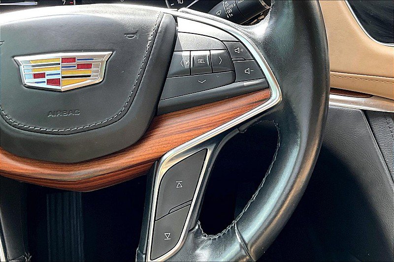 Used 2019 Cadillac XT5 Platinum AWD/4WD image 18
