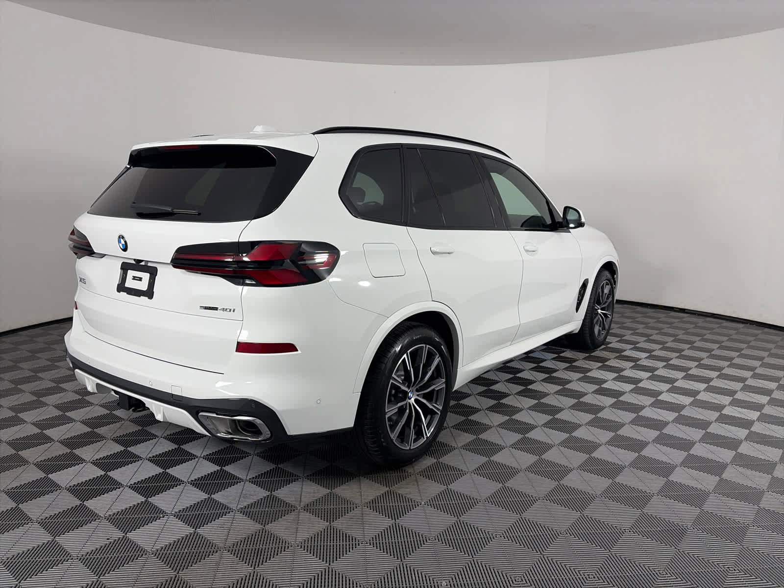 New 2026 BMW X5 sDrive40i w/ M Sport Package image 7