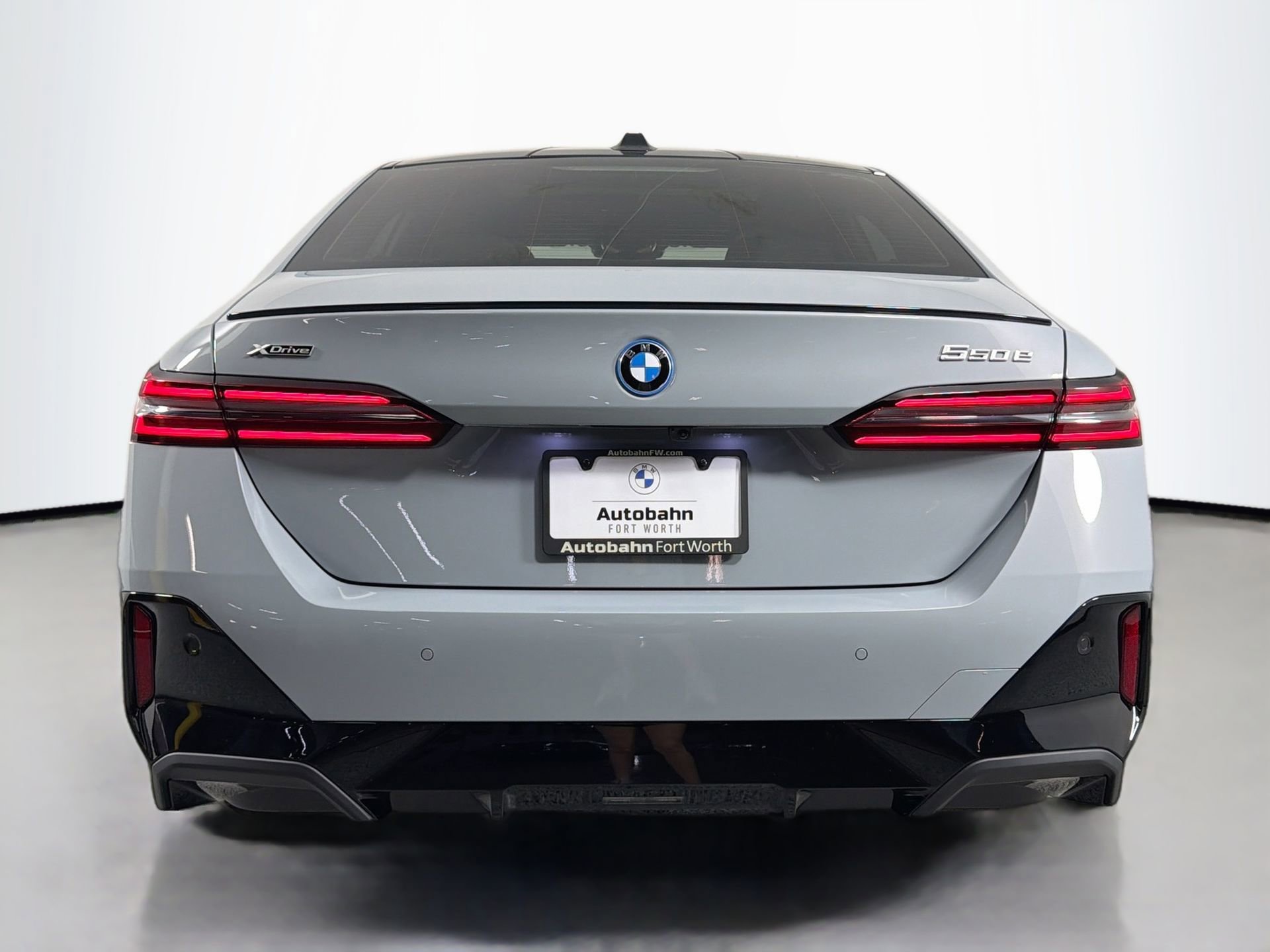 New 2026 BMW 550e xDrive image 6