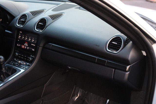 Used 2018 Porsche 718 Cayman image 37