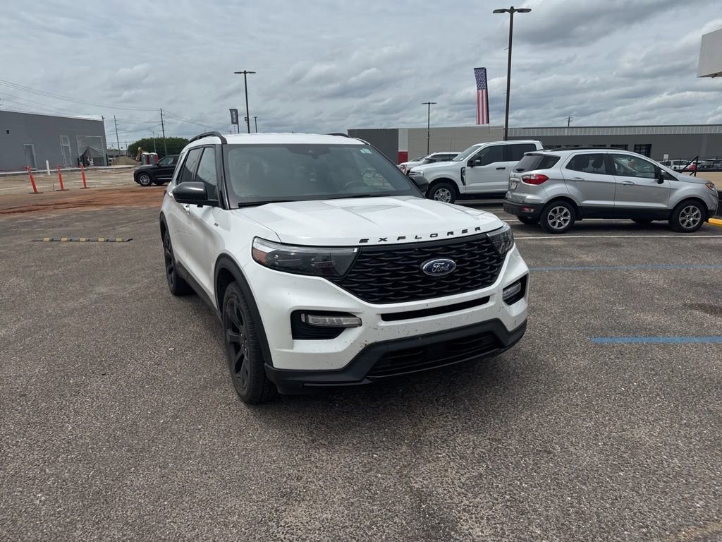 Used 2023 Ford Explorer ST-Line w/ Class IV Trailer Tow Package RWD image 2