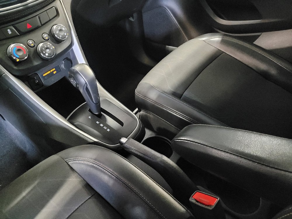 Used 2019 Chevrolet Trax LT w/ LT Convenience Package FWD image 26