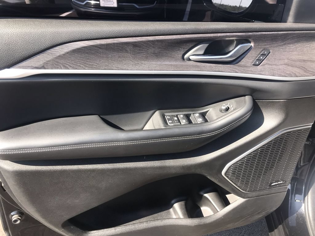 Used 2021 Jeep Grand Cherokee L Limited AWD/4WD image 13