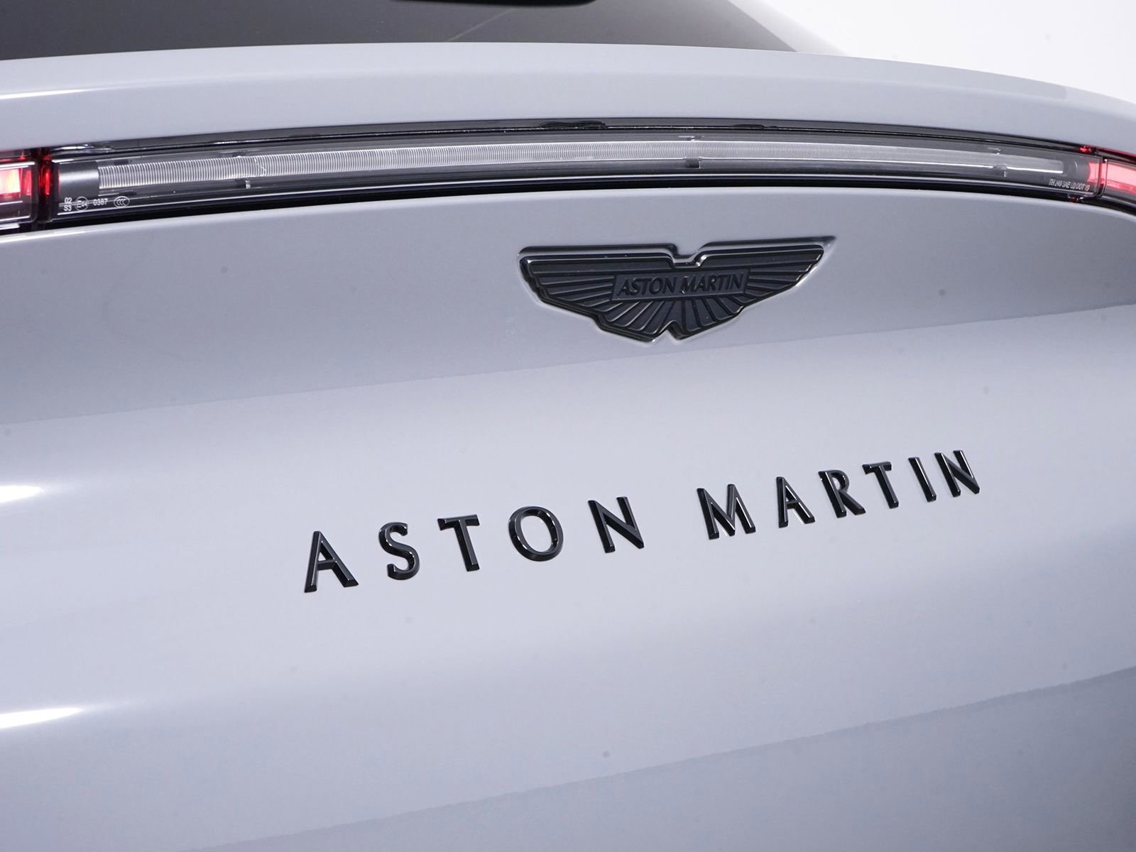 New 2026 Aston Martin DBX 707 image 32