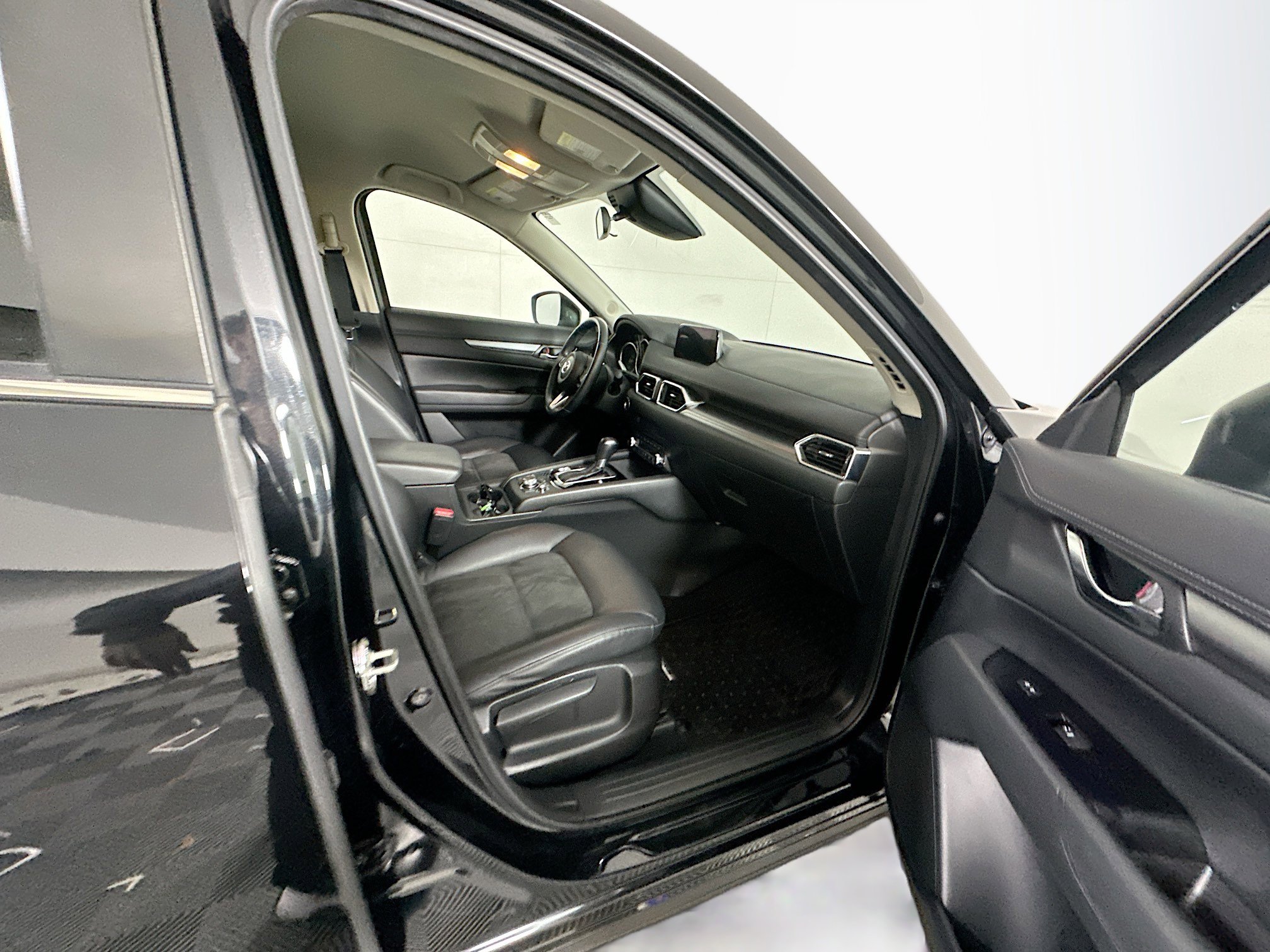 Used 2020 MAZDA CX-5 Touring image 30