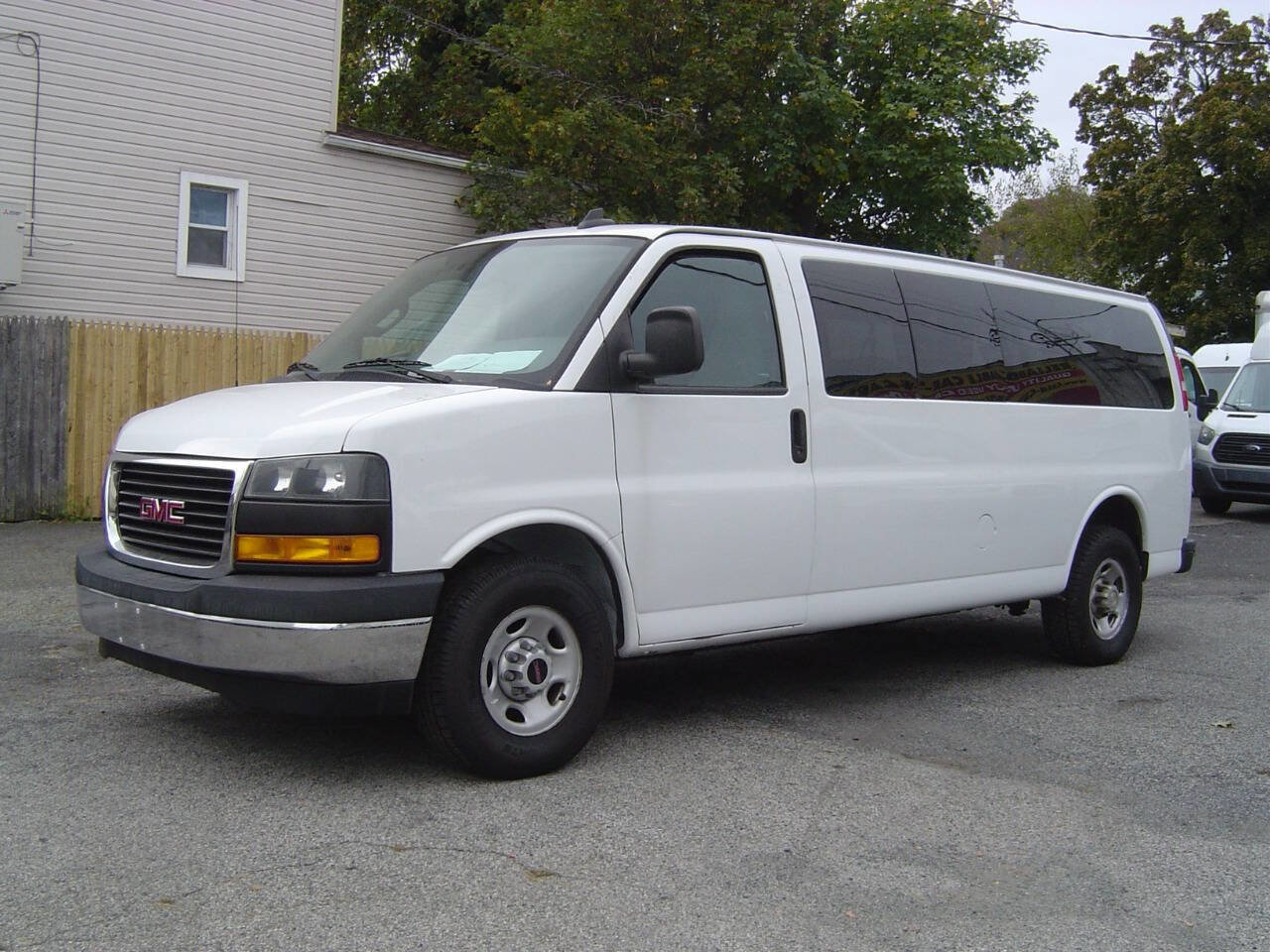 Used 2018 GMC Savana 3500 LT w/ LT Preferred Equipment Group image 2