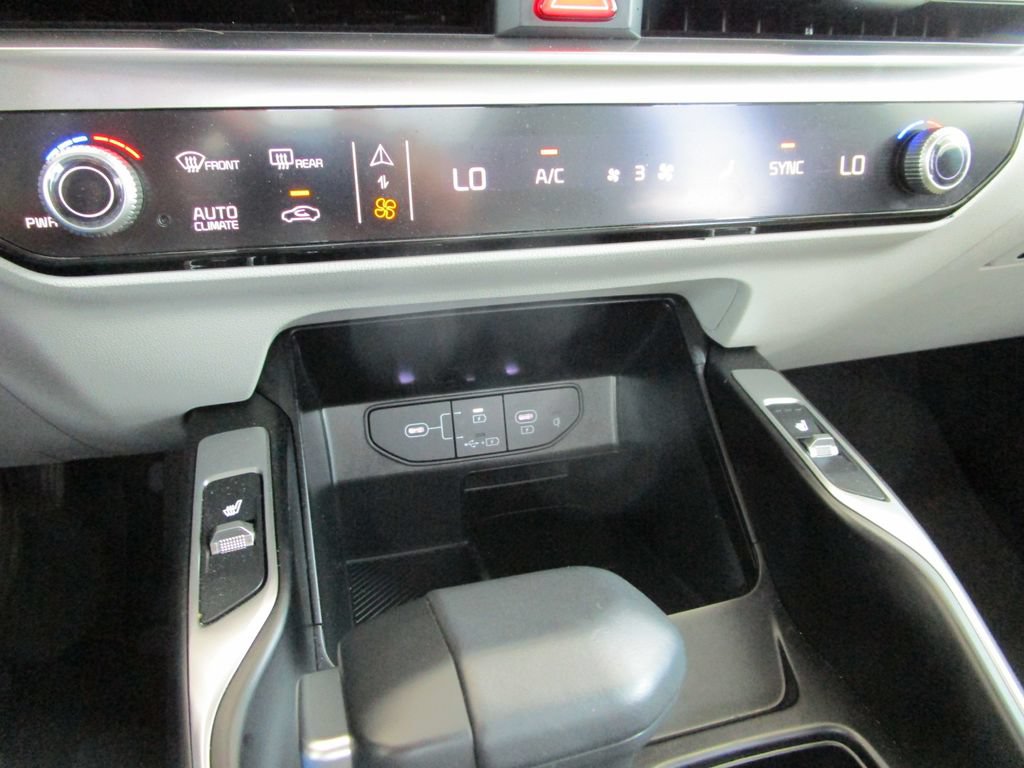 Used 2025 Kia Sorento S w/ Panoramic Sunroof Package FWD image 38