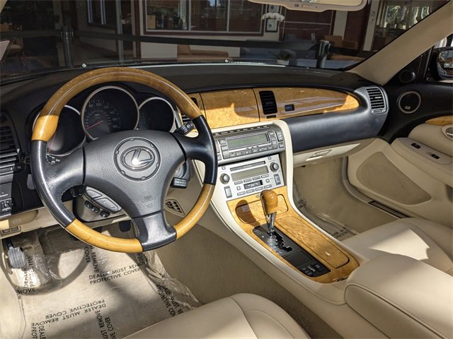 Used 2004 Lexus SC 430 Convertible image 16