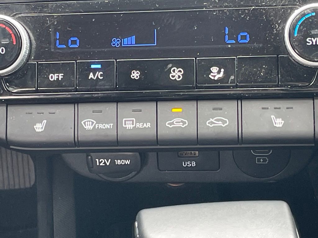 Used 2024 Hyundai Elantra Limited FWD image 21