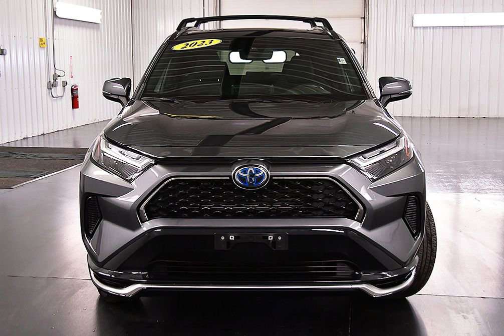 Used 2023 Toyota RAV4 SE w/ Weather & Moonroof Package image 2