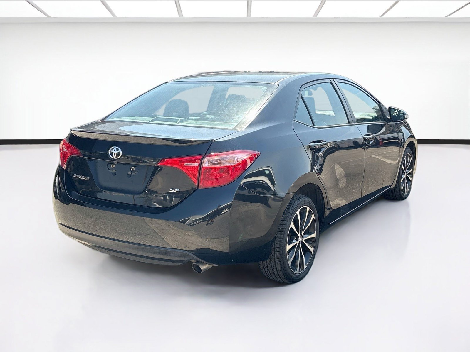 Used 2019 Toyota Corolla SE FWD image 4