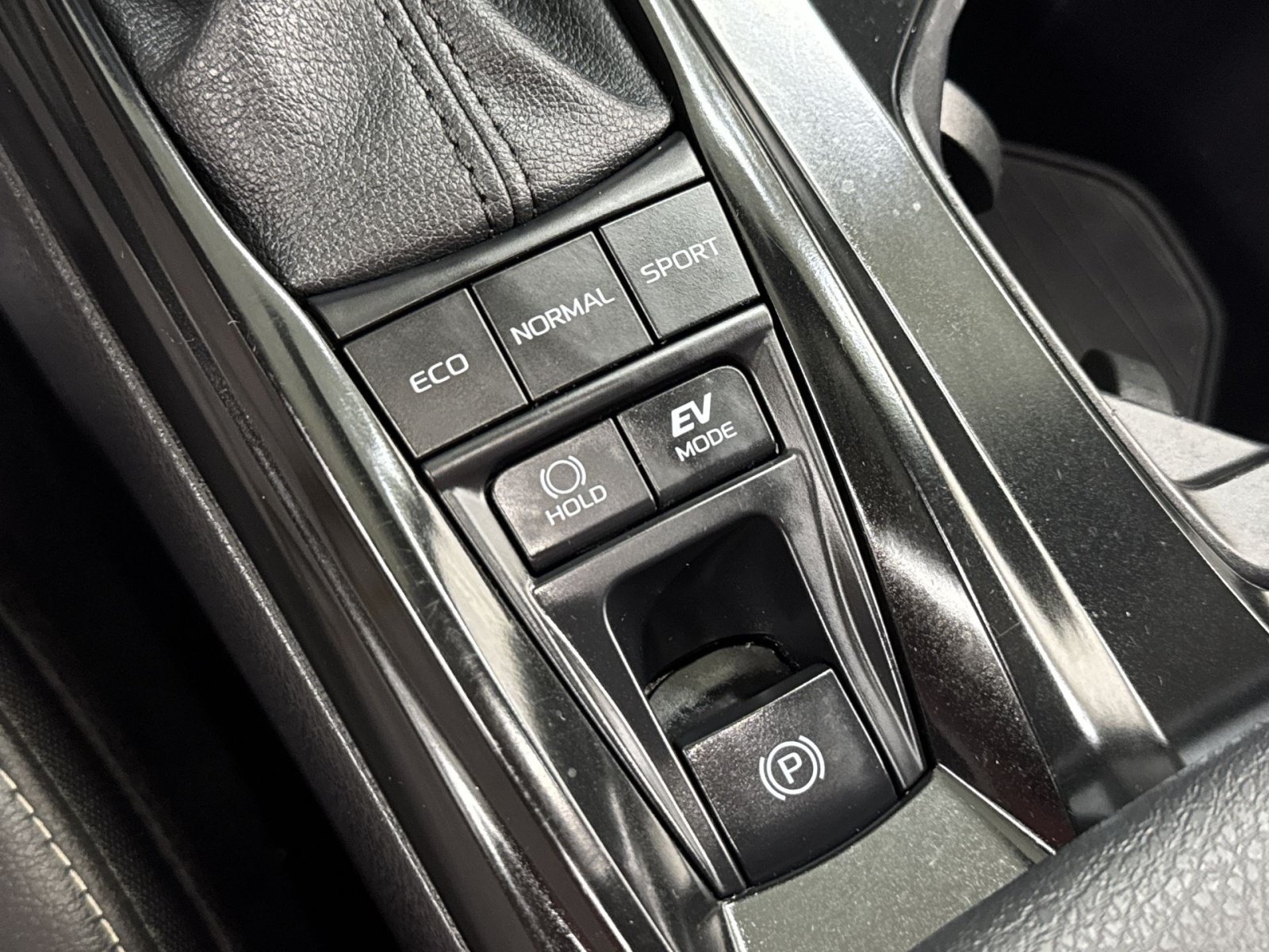 Used 2025 Toyota Camry SE w/ Convenience Package AWD/4WD image 43