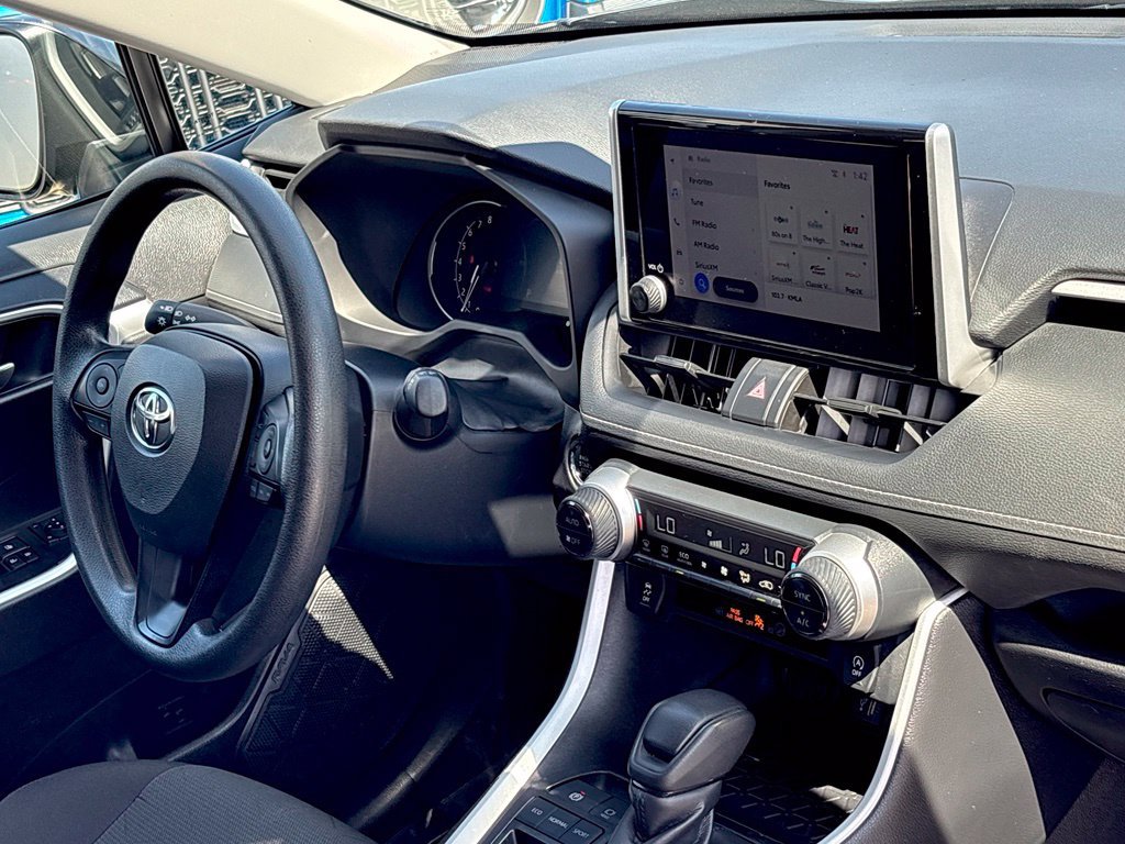 Used 2024 Toyota RAV4 XLE FWD image 25