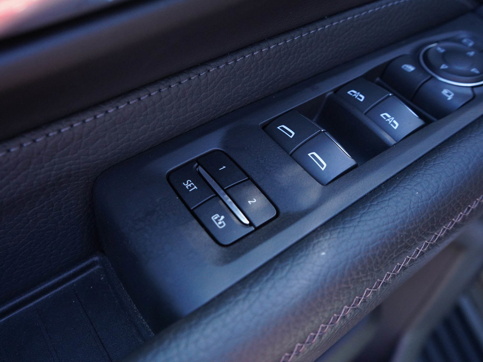 Used 2023 GMC Yukon Denali AWD/4WD image 21