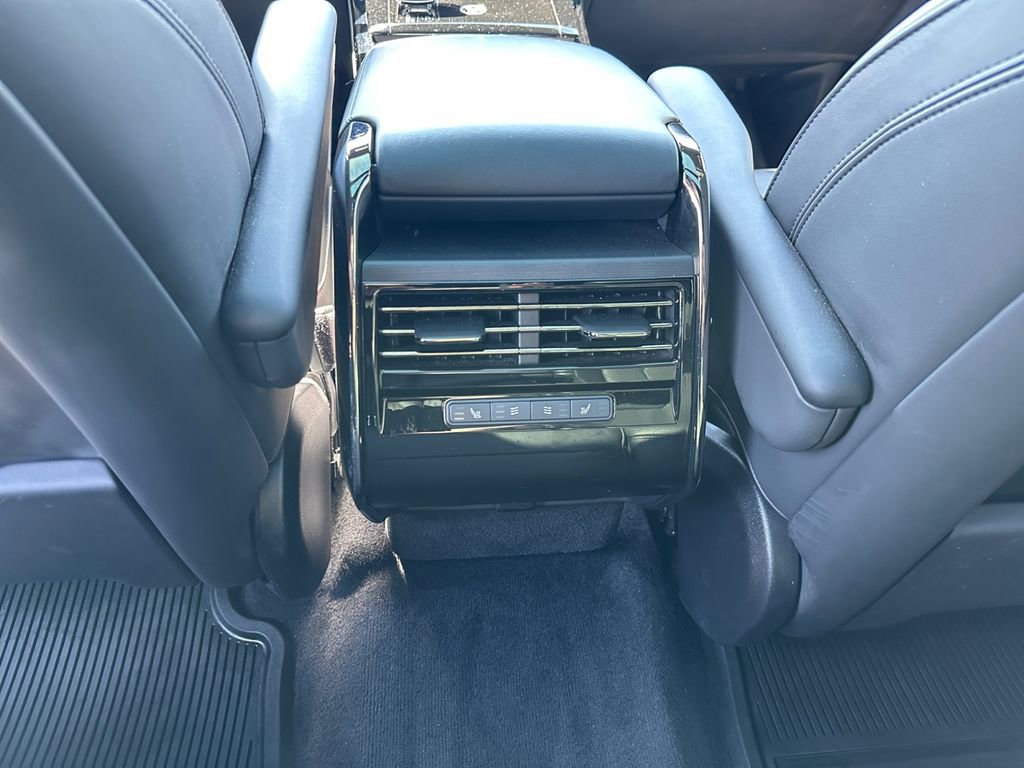 Used 2024 Land Rover Range Rover Sport Dynamic SE AWD/4WD image 16