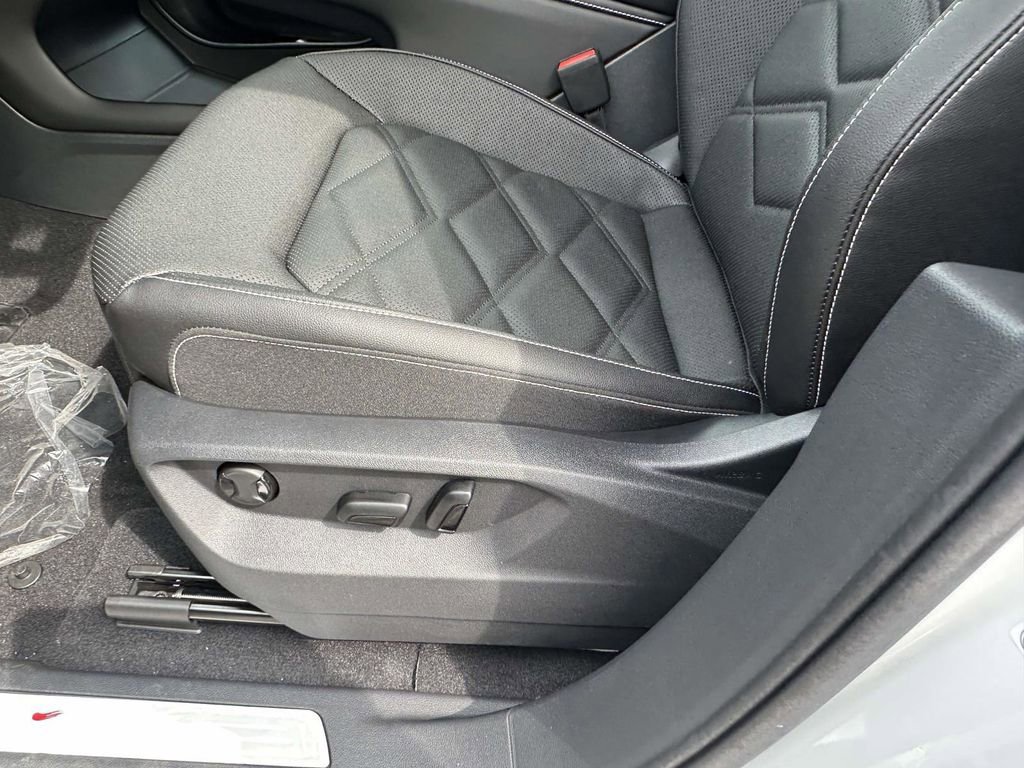 New 2026 Volkswagen Atlas SE image 15