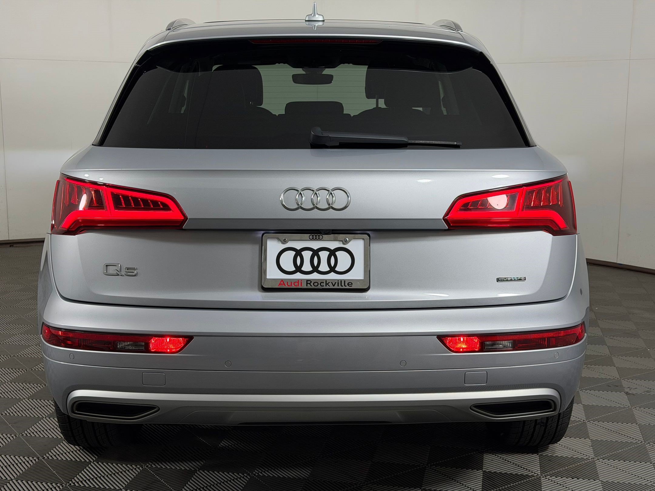 Used 2019 Audi Q5 2.0T Premium Plus w/ Premium Plus Package AWD/4WD image 10