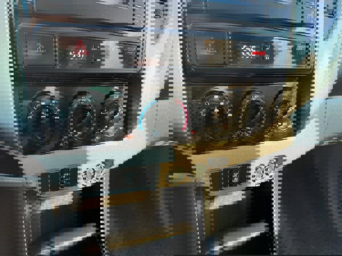 Used 2013 Toyota Tacoma PreRunner w/ SR5 Pkg image 29