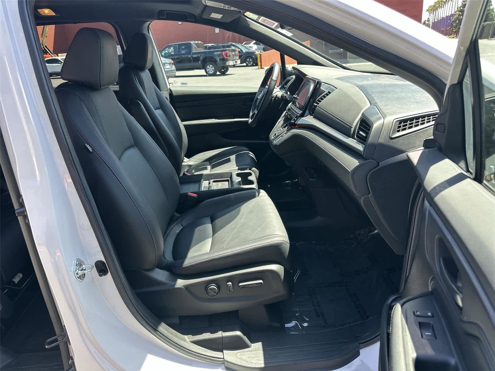 Used 2024 Honda Odyssey Sport image 15