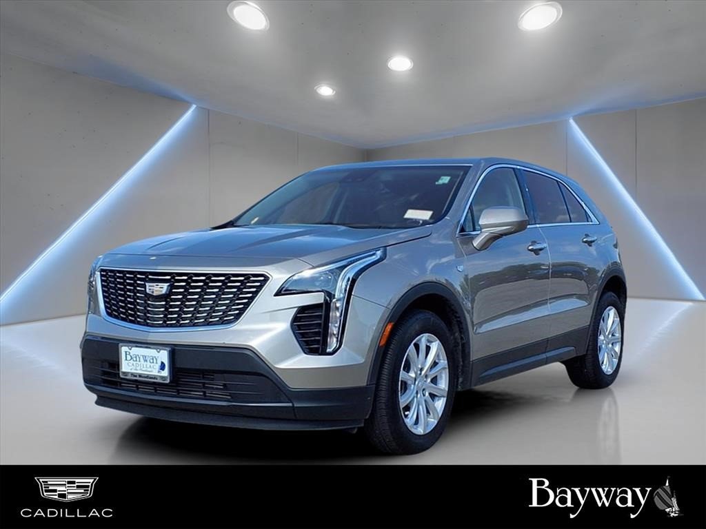 Certified 2023 Cadillac XT4 Luxury w/ Cold Weather Package image 1