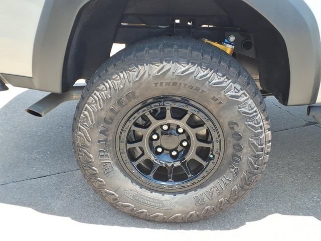 Used 2026 GMC Canyon AT4X w/ AT4X AEV Edition AWD/4WD image 14