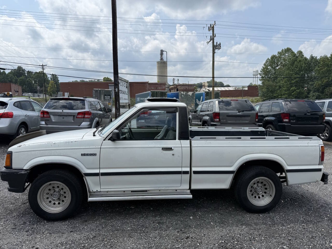 Used 1989 MAZDA B-Series Pickup 2WD Regular Cab B2200 image 4