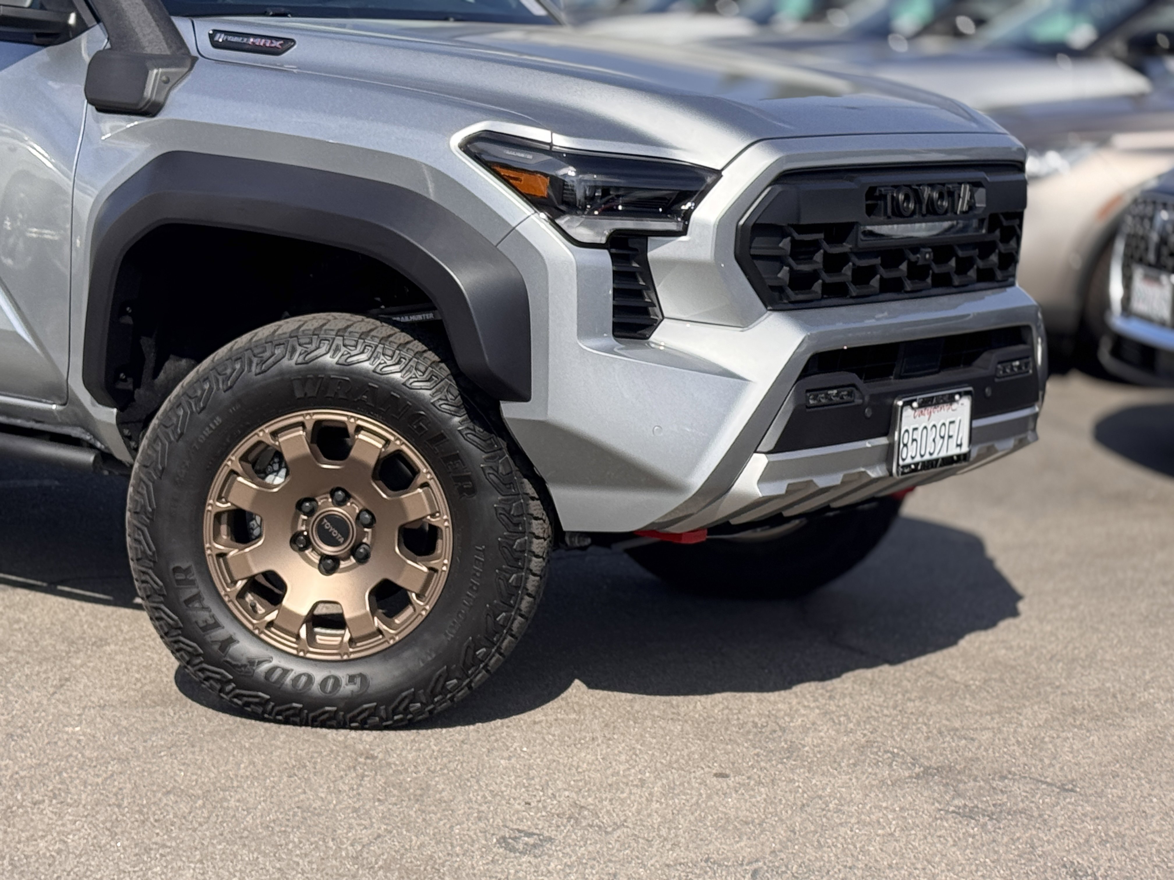 Used 2025 Toyota Tacoma 4x4 Double Cab Hybrid image 3