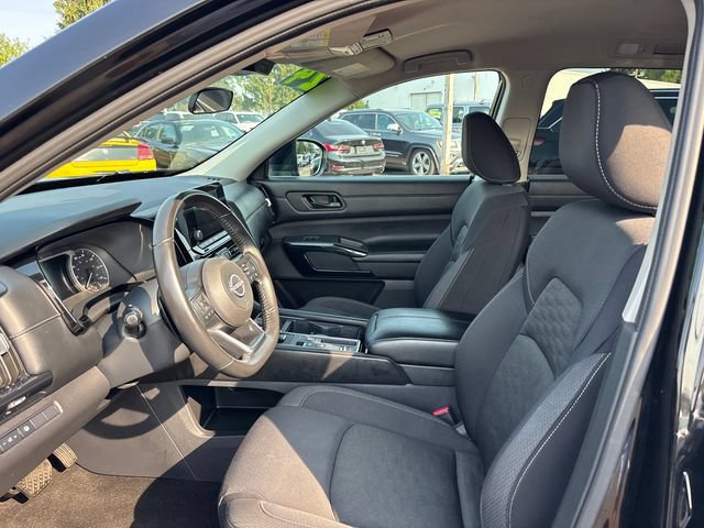 Used 2024 Nissan Pathfinder SV FWD image 6