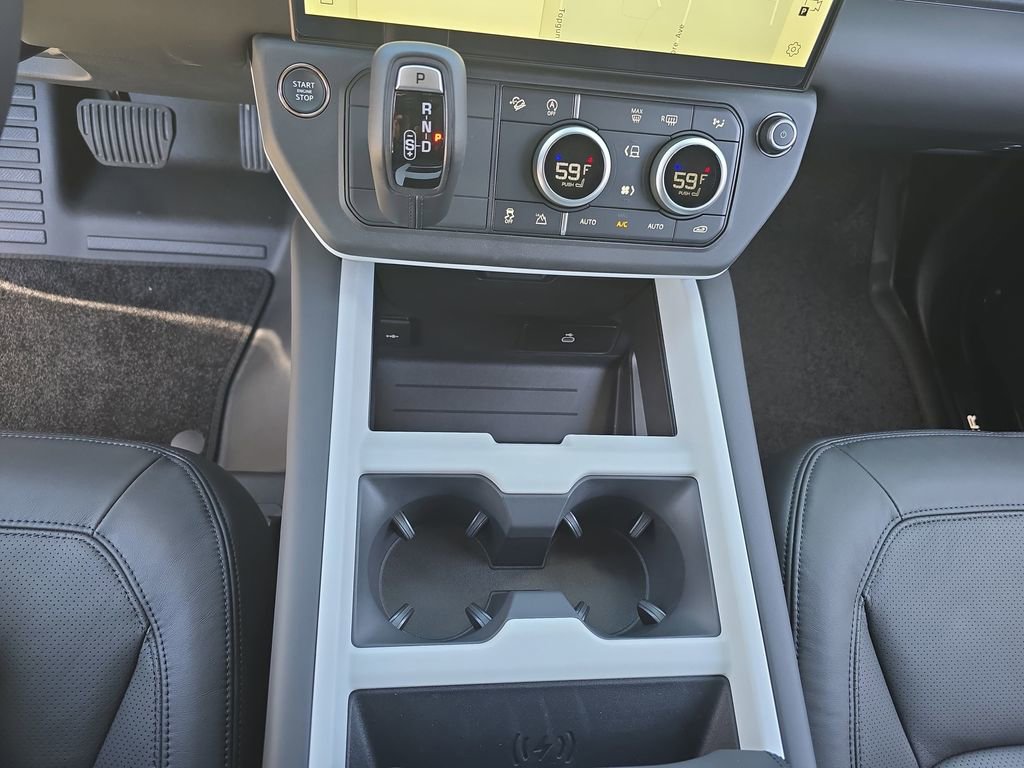 New 2026 Land Rover Defender 110 X-Dynamic SE AWD/4WD image 25