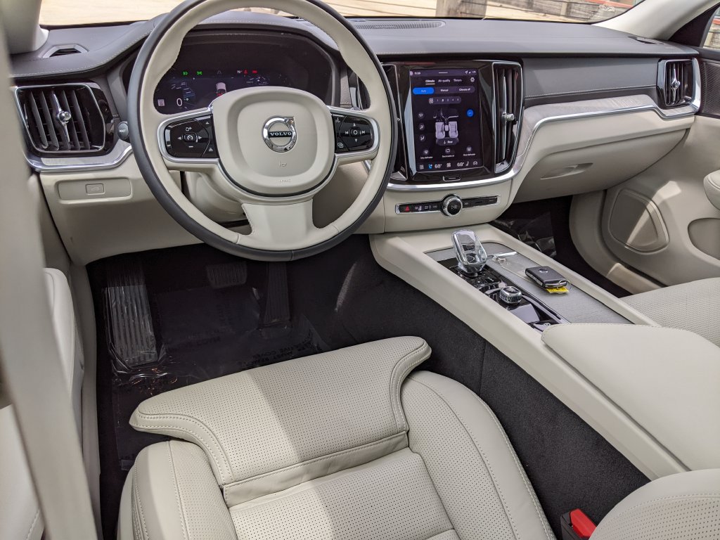 Certified 2026 Volvo V60 B5 Cross Country Ultra w/ Protection Package Premier AWD/4WD image 12
