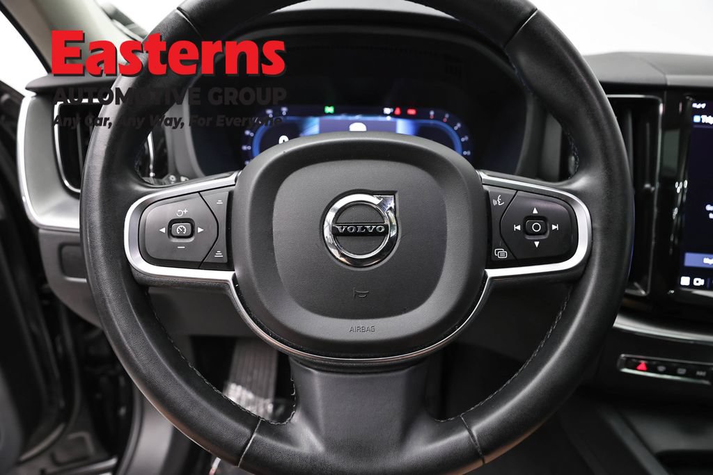 Used 2023 Volvo XC60 B5 Core FWD image 12