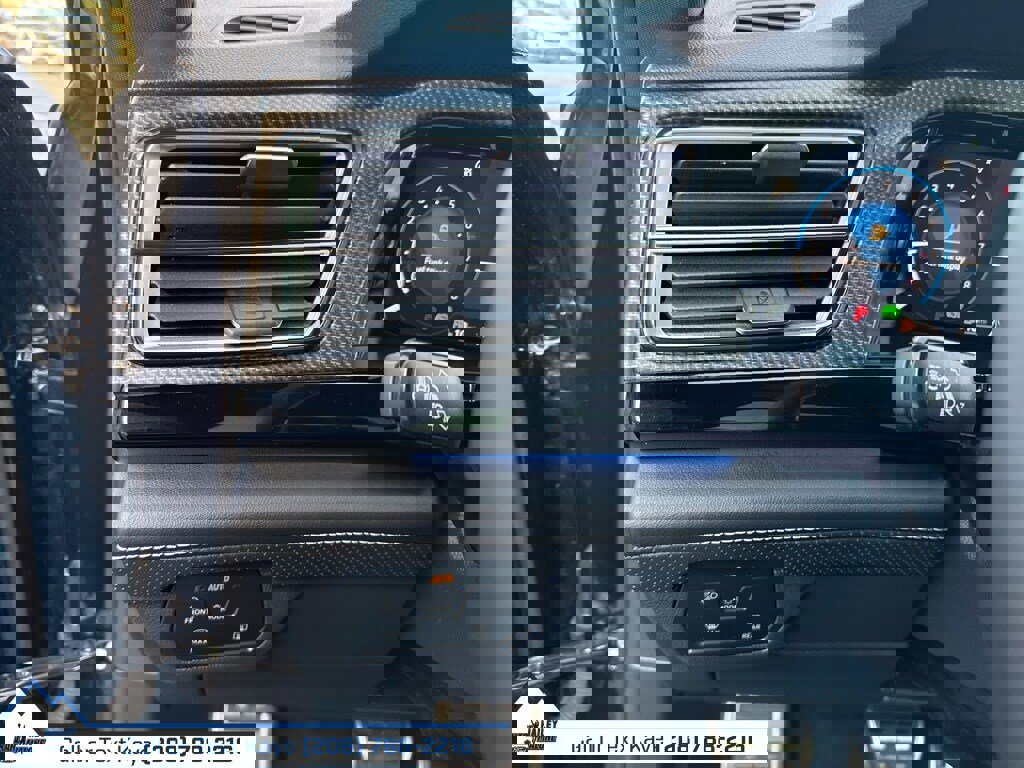 Used 2024 Volkswagen Atlas Cross Sport SEL Premium R-Line image 22