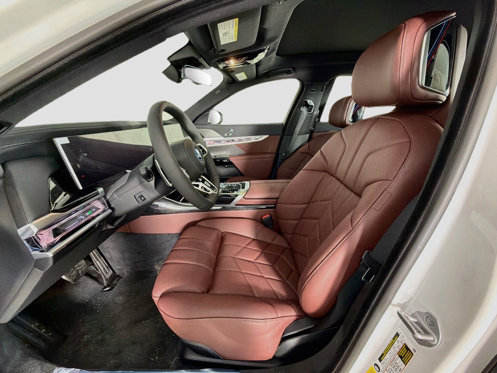 New 2026 BMW 750e xDrive w/ Premium Package AWD/4WD image 22