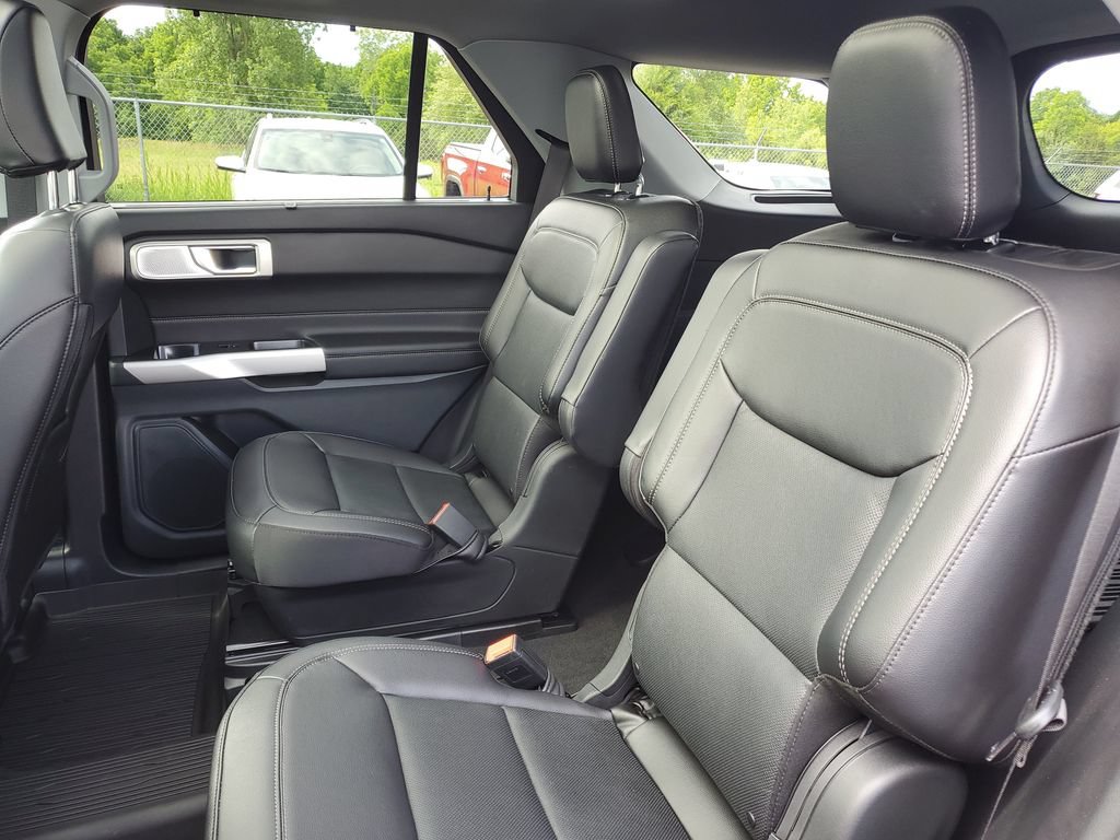 Used 2024 Ford Explorer Limited w/ Limited Technology Package AWD/4WD image 29