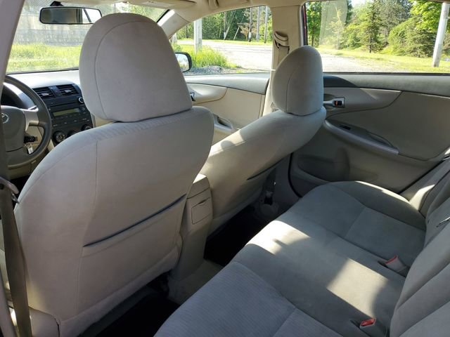 Used 2010 Toyota Corolla LE FWD image 9