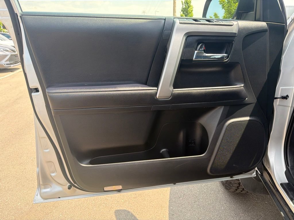 Used 2022 Toyota 4Runner SR5 AWD/4WD image 23
