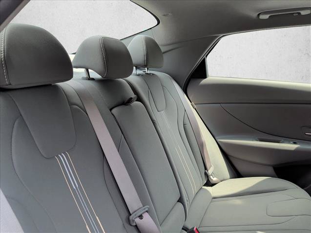 Used 2025 Hyundai Elantra SEL FWD image 26