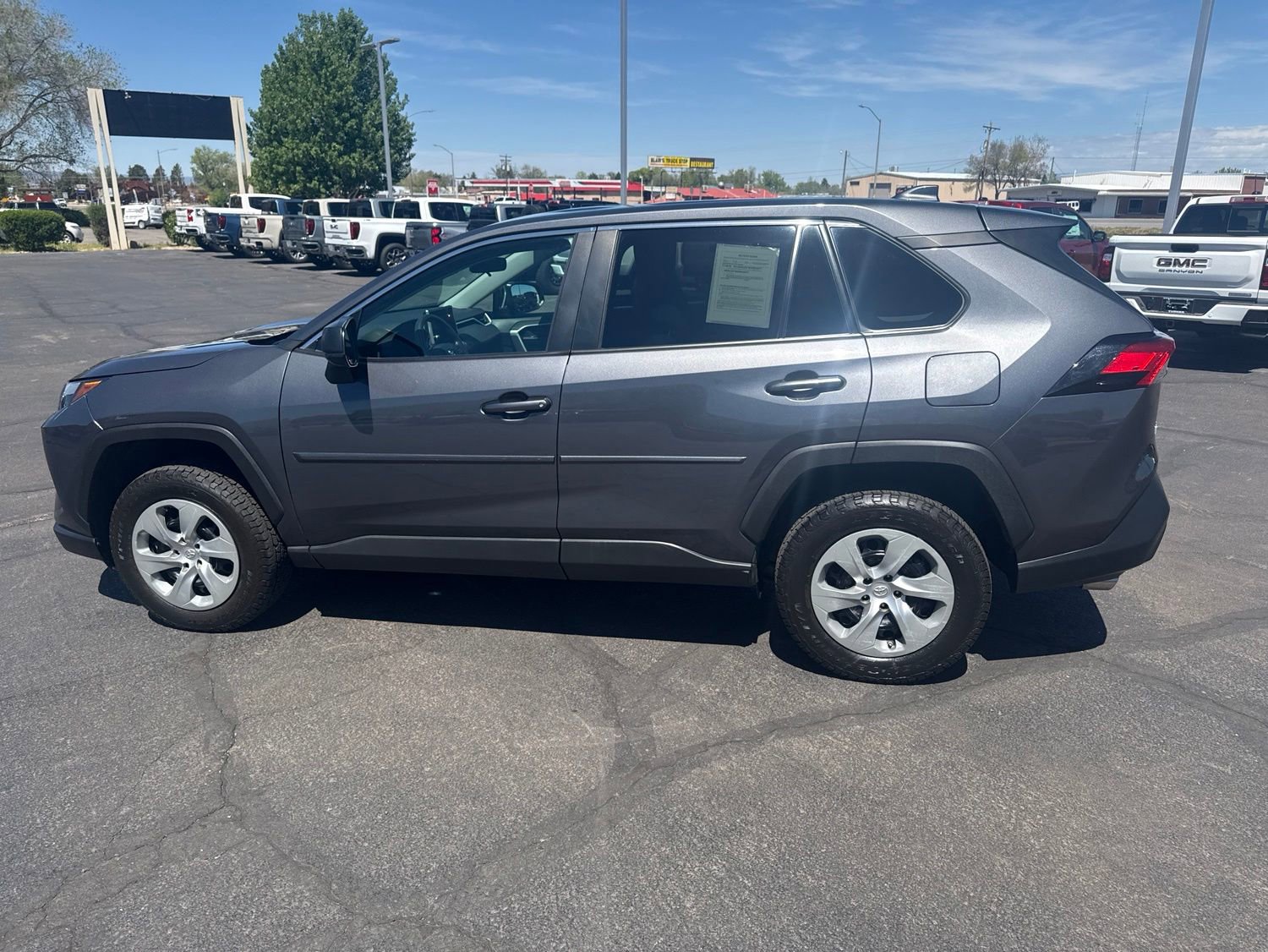 Used 2023 Toyota RAV4 LE AWD/4WD image 18
