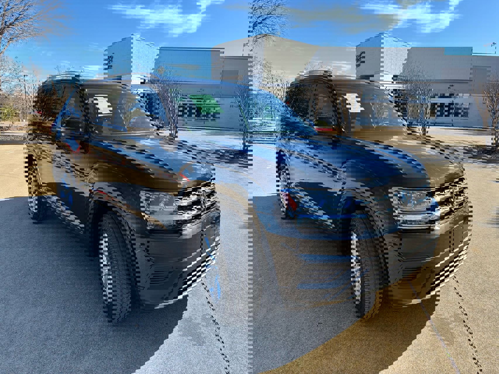 Used 2018 Volkswagen Atlas Launch Edition image 3