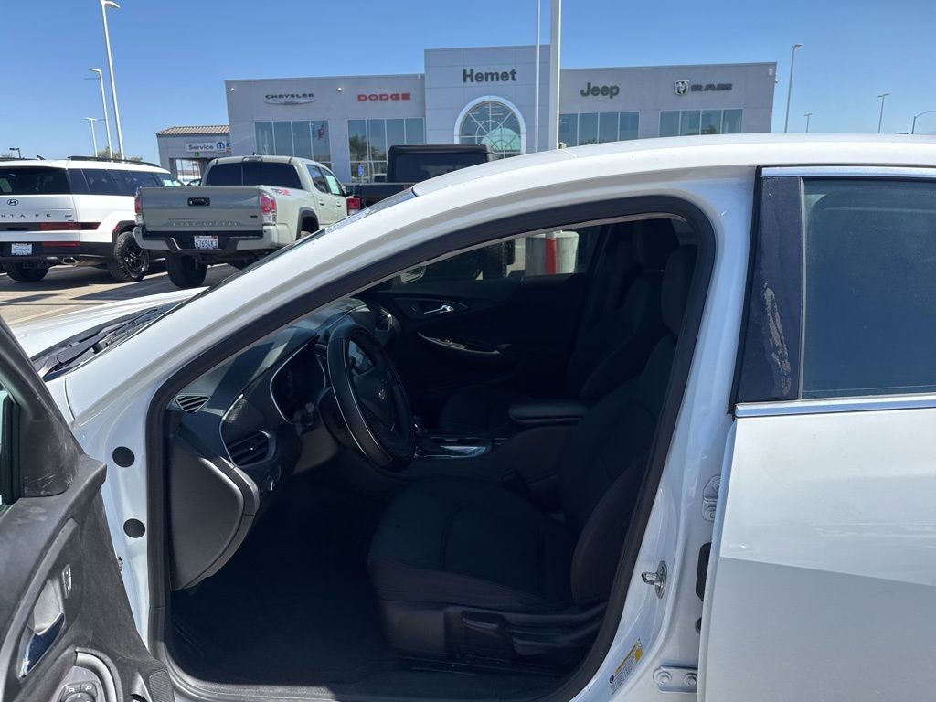 Used 2021 Chevrolet Malibu LS FWD image 20