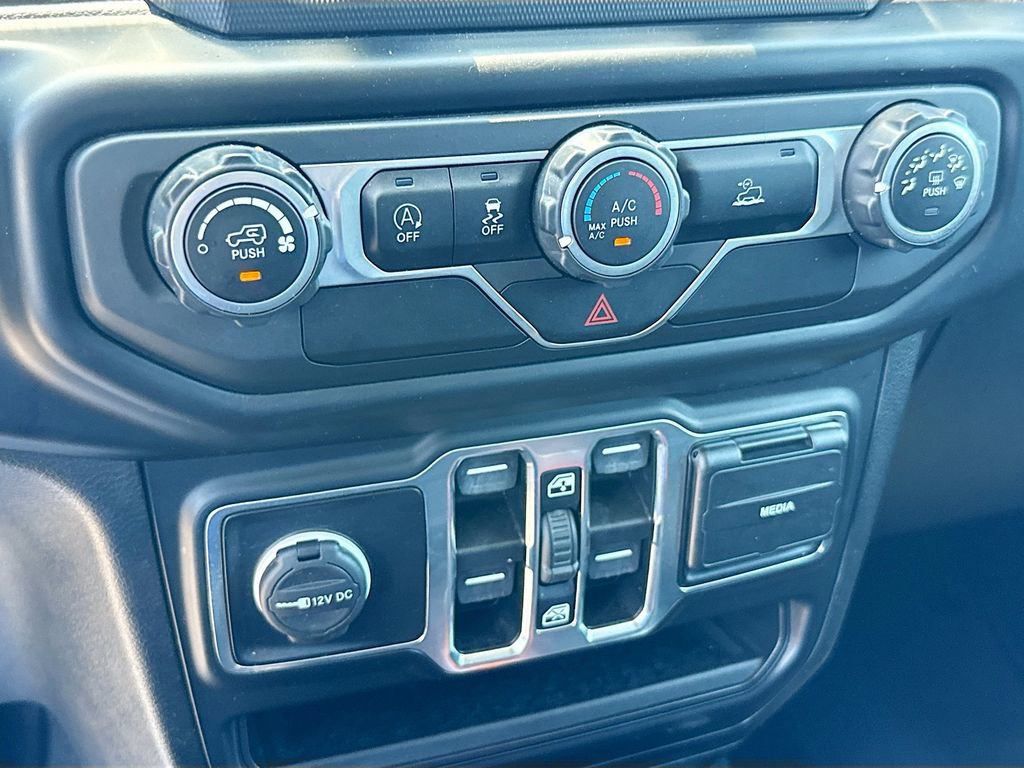 Used 2021 Jeep Wrangler Unlimited Sport AWD/4WD image 15